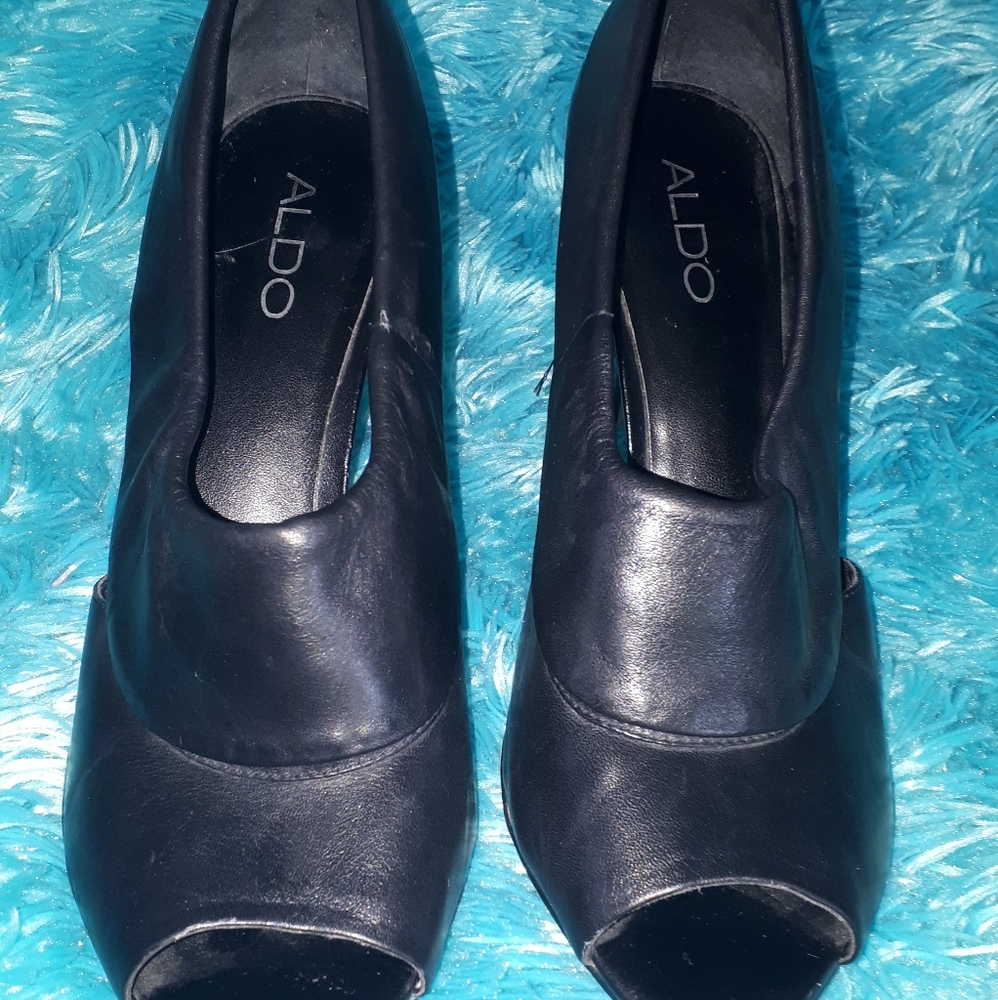 LEATHER ALDO PEEK-A-BOO HEELS
